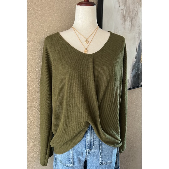 Front twist olive ribbed sweater - Picture 3 of 7